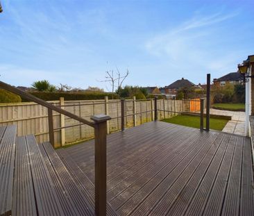 4 bedroom Semi-detached house to rent - Photo 4