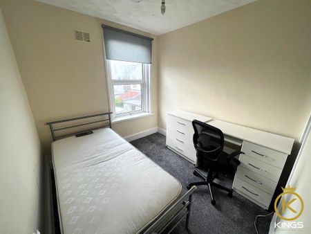 5 bedroom terraced house to rent - Photo 2