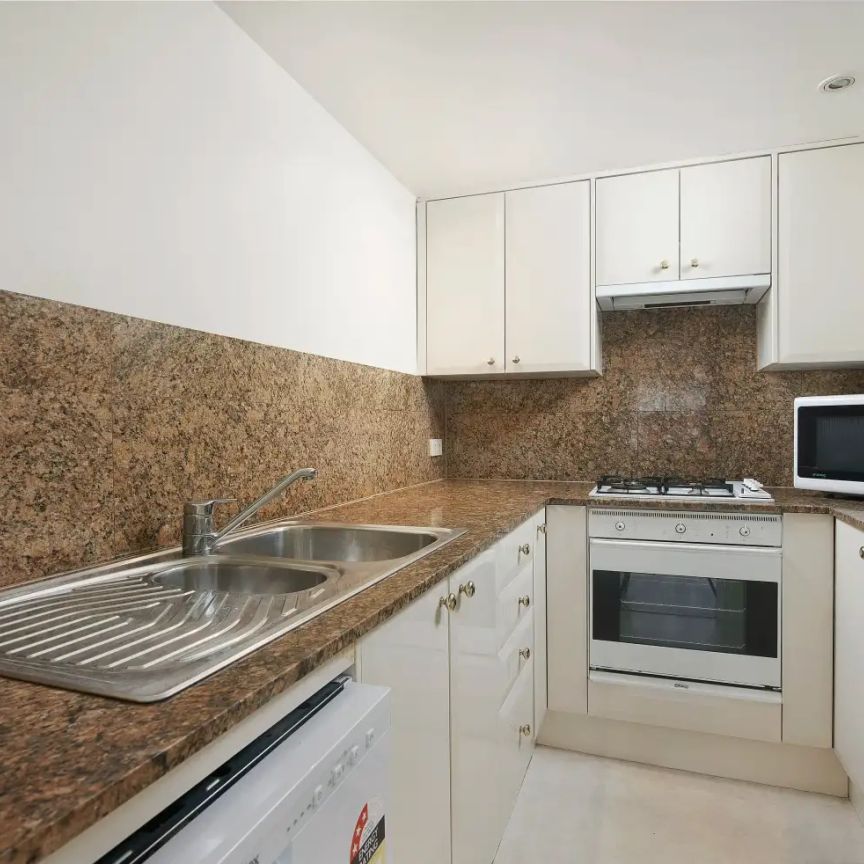 “Modern Unfurnished City Apartment with Resort-Style Facilities” - Photo 1