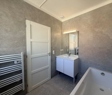 Location Appartement 2 pièces 58m² LA SEYNE SUR MER 83500 - Photo 4