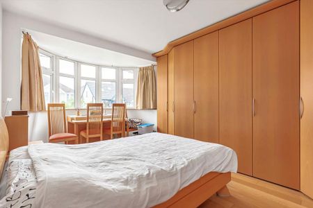 3 bedroom flat to rent - Photo 3
