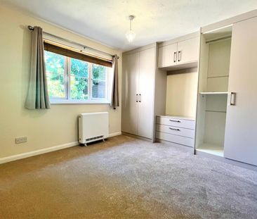 Heathside Road, Woking - 2 bedrooms Property for lettings - Seymours - Photo 2
