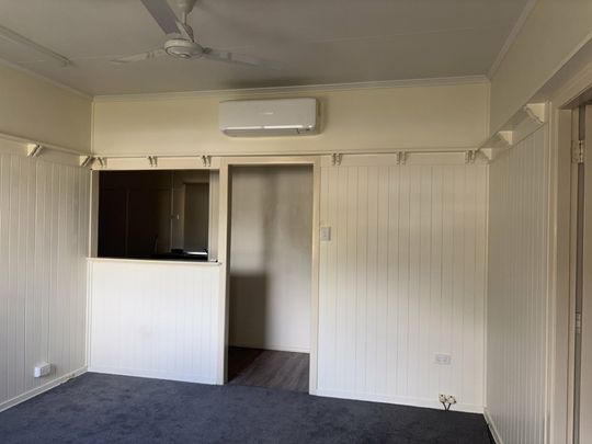 Freshly renovated 4 home - Photo 1