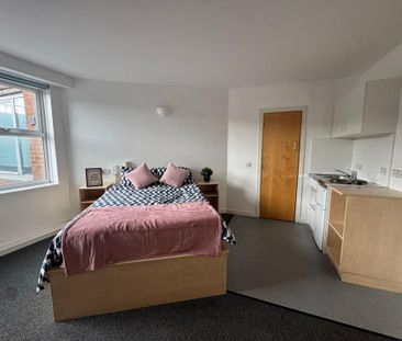 Studio to rent - Photo 5