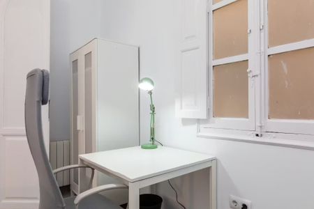 Carrer Martínez Cubells, Valencia, Valencian Community 46002 - Photo 3