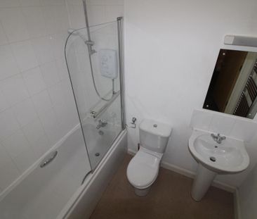 3 bedroom apartment to rent - Photo 2