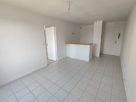 Location Appartement 2 pièces 35m² - Photo 2