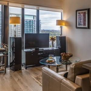 ULTRA MODERN 1 BDR plus den FURNISHED In The Heart Of MIDTOWN Yonge & - Photo 4