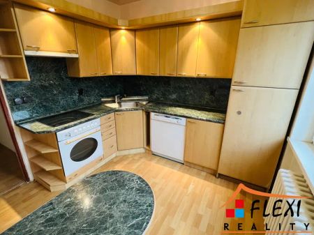 Pronájem prostorného bytu 3+1 se zasklenou lodžií, 83 m - Photo 3