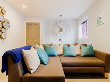 3 Bedrooms 1 bathroom - Photo 2