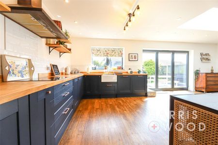 3 bedroom semi-detached house to rent - Photo 4