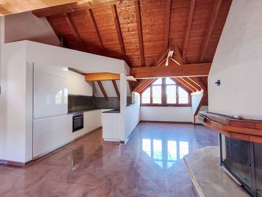 Teilsanierte 2.5 Zimmerwohnung im Dachgeschoss - Photo 1