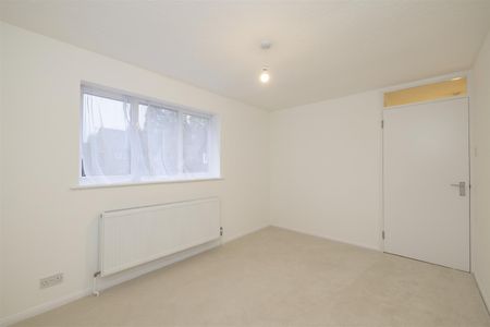 Kirby Close, Northwood - Photo 4