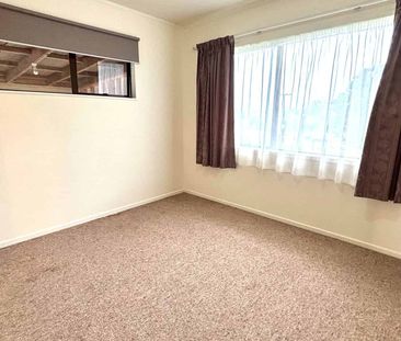 Country Living - Photo 2