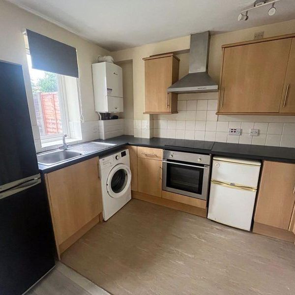 1 bedroom ground floor flat to rent - Photo 1