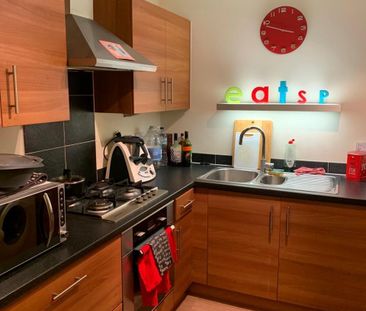 1 Bed Flat, The Crescent, BS1 - Photo 5