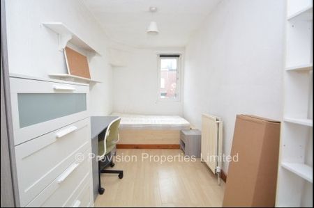 8 Bedroom Student Accommodation - Photo 4