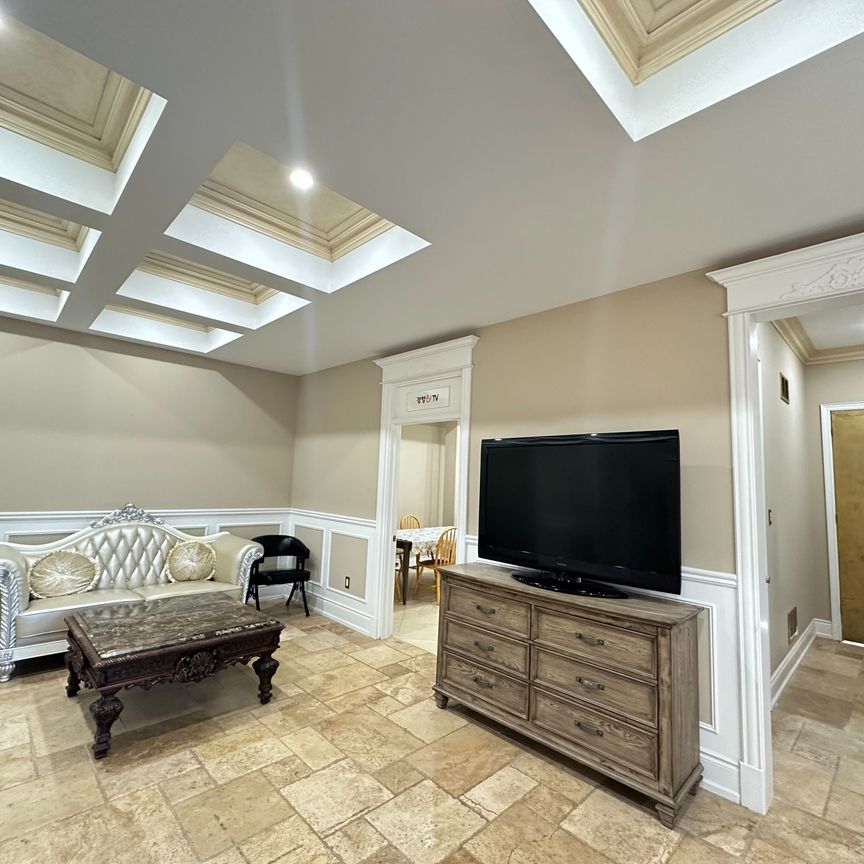 For Lease - 83 Elm Avenue, Richmond Hill, Ontario - Photo 1