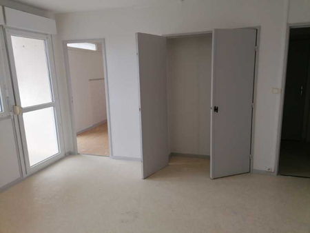 Location : Appartement 4 pièces 61 m2 – GRAND CHARMONT - Photo 5