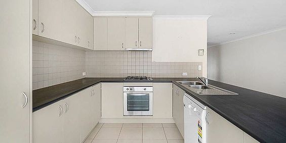 A low maintenance family house in the heart of Wendouree - Photo 3