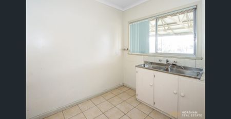 Comfortable & Convenient Living Near the Wimmera River - Photo 2