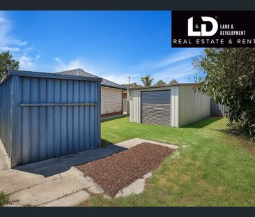 Modern Family Living in a Prime Location - Photo 3