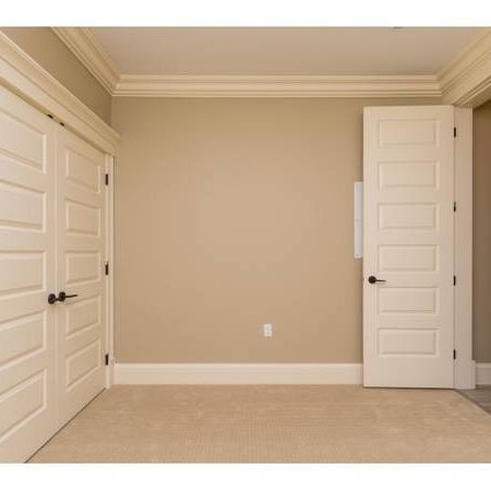 Cozy 1-Bedroom Suite with Separate Entry in Ironwood - Photo 3