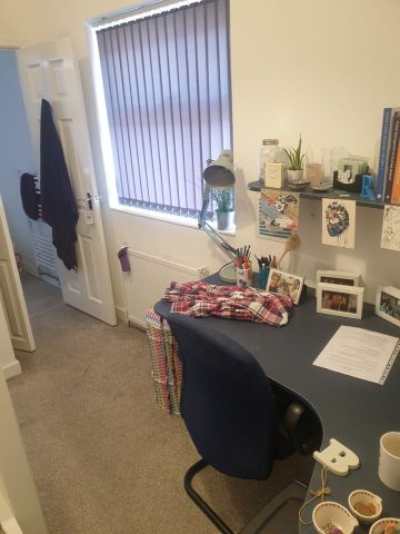 2 Bed Flat, Bramble Street, CV1 - Photo 2