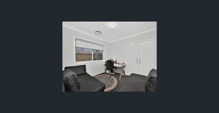 Spacious 4 Bedroom Family Home - Photo 2