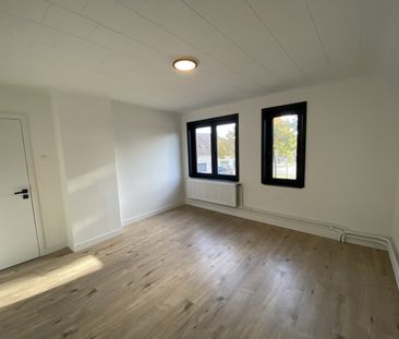 Prachtig opgeknapte en instapklare woning met tuin - Photo 3