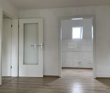 2 Zimmer DG Wohnung in Kamen nähe City Bad mit Fenster und Dusche - Photo 2