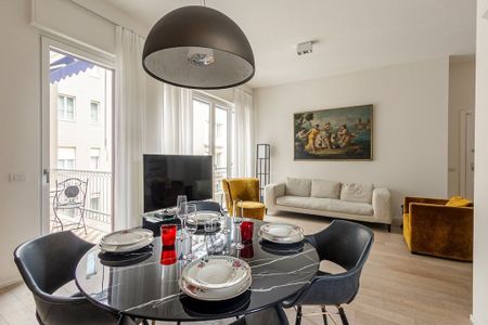 Via Uberto Visconti di Modrone, Milan, Lombardy 20122 - Photo 5