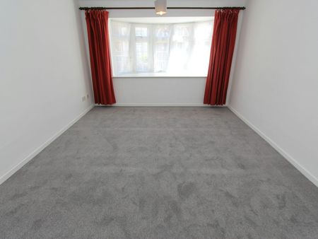 Ground floor maisonette to rent on - Photo 5