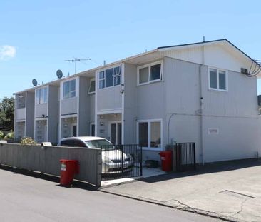 Two Bedroom Townhouse in Elderslea - Photo 4