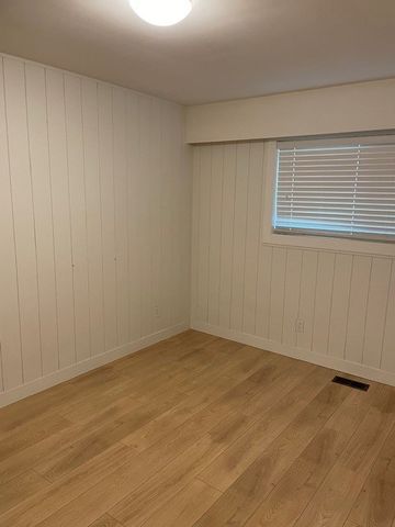 Upper Family Home With Shop - Photo 2