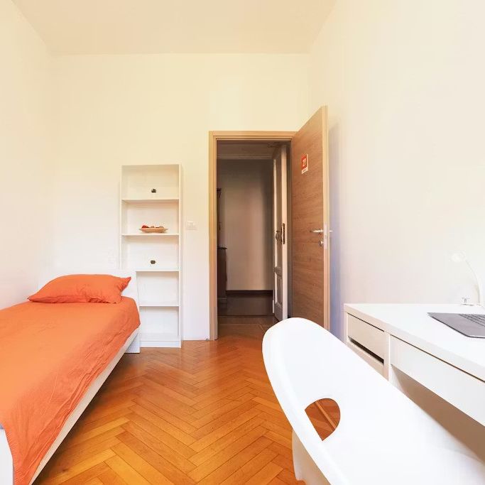 Via Giulio e Corrado Venini, Milan, Lombardy 20124 - Photo 1