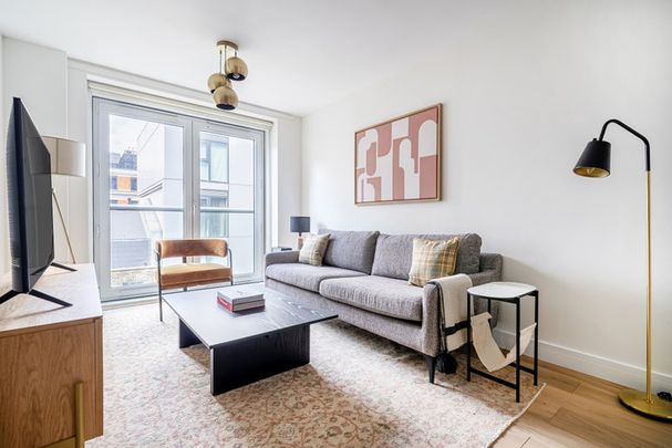 Leonard St - Photo 1