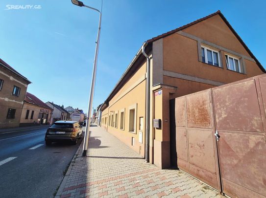 Pronájem bytu 2+1 70 m² - Photo 1