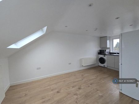 3 bedroom flat to rent - Photo 5