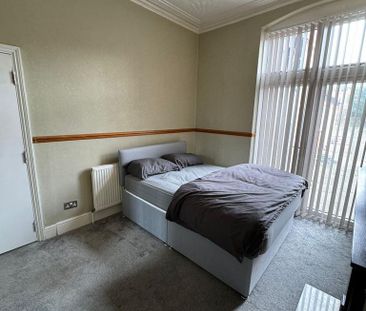 1 bedroom in a house share to rent - Photo 6