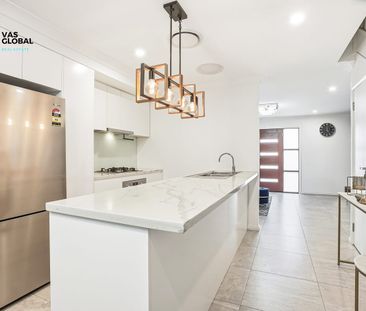 Immaculate Home! - Photo 2