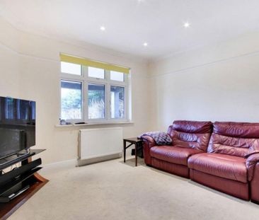 4 bedroom bungalow to rent - Photo 2