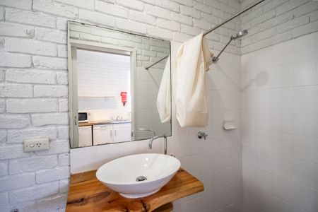 The Jetty Lake House - ALL OUTGOINGS INCLUDED - Over 55's - Photo 2