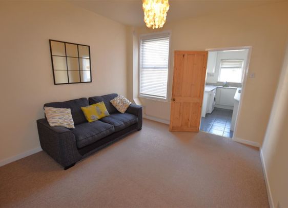 2 bedroom house - terraced to rent - Photo 1