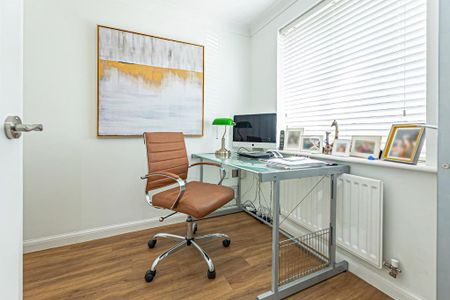 4 bedroom detached house to rent - Photo 4