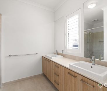 Spacious Modern Family Living in a Prime Clyde North Location - Photo 6