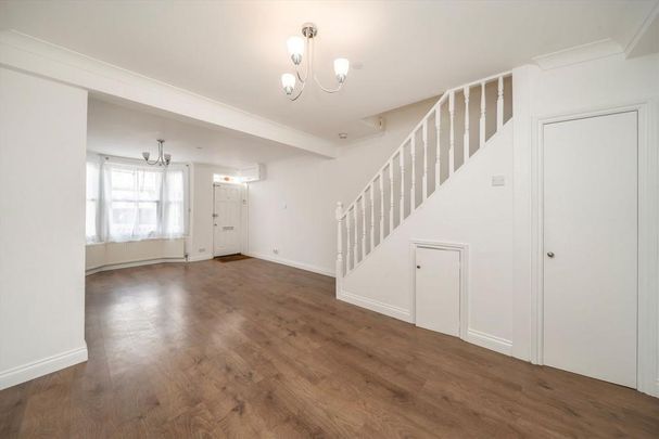 3 bedroom terraced house to rent - Photo 1