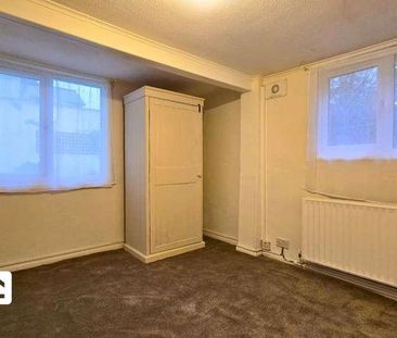 Hatchlands Road, Redhill, Surrey, RH1 - Photo 3