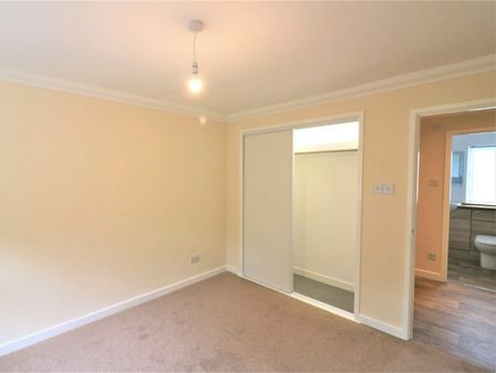 Flat to rent on - Photo 4