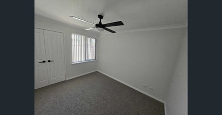 Freshly Updated and Spacious 3-Bedroom Villa in Quiet Port Kennedy Pocket - Photo 5